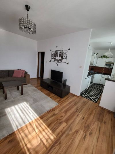Na predaj kompletne rekonštruovaný 2-izbový byt Košice - Podhradová - 1